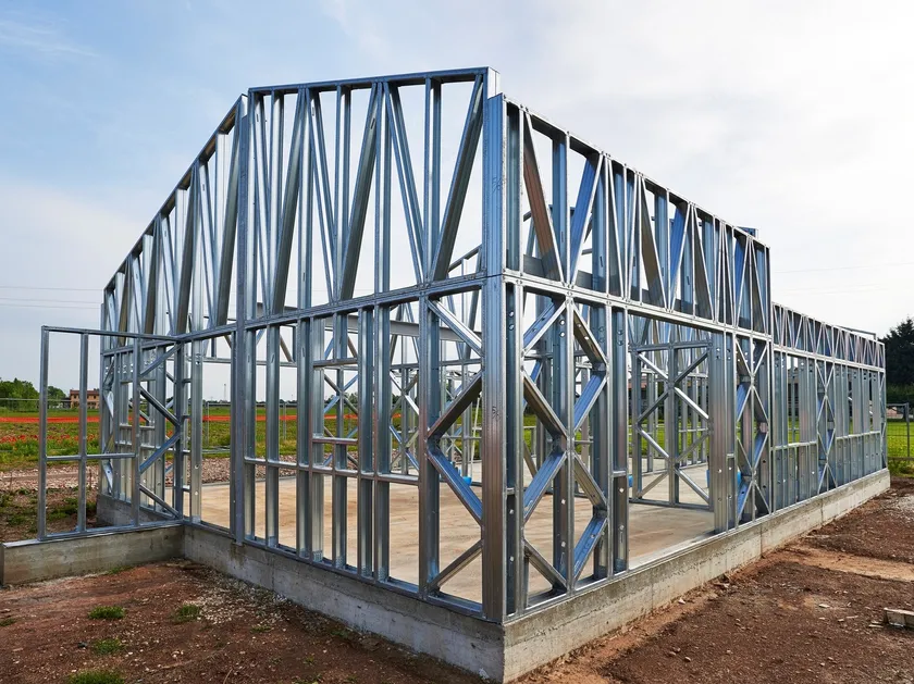 Estrutura de casa em Light Steel Frame com perfis metálicos